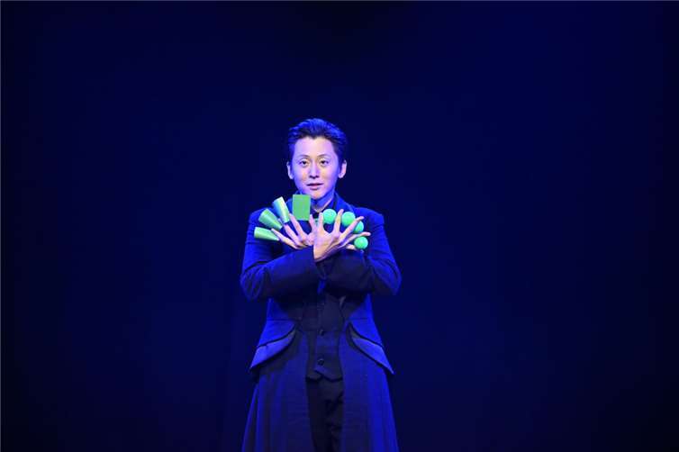 Eine zauberhafte Show: Mike Chao aus Taiwan zeigte sein magisches Können.  Foto: GOP Bonn