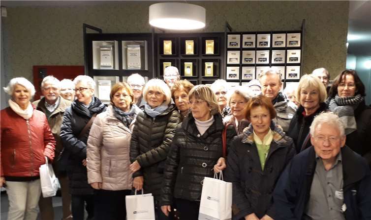 Einen Einblick in die unterschiedlichen Teesorten erhielten die Mitglieder des Bürgervereins bei ihrem Besuch in der Zentrale von TeeGschwender. Foto: privat