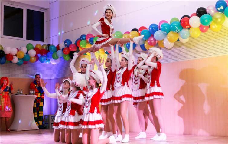 Einen Klasse Gardetanz boten die Adenauer Funken. Fotos: SES