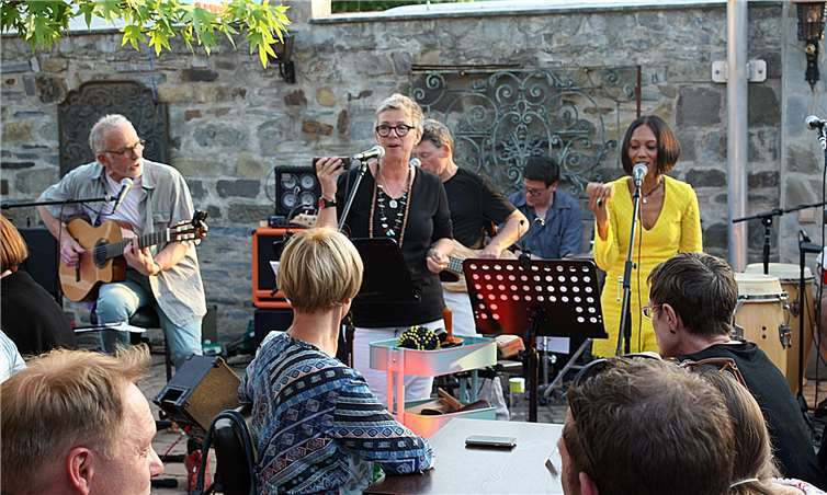 Einen Mix aus Latin, Jazz und Reggae bot die Band Latenite in der Osteria.