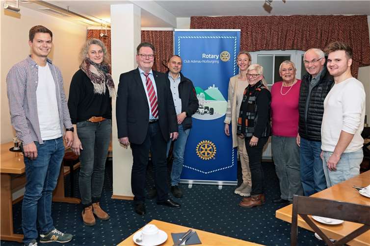 Einen Rückblick auf mehrere im ersten rotarischen Halbjahr unterstützte Projekte gab der Rotary Club, die Co-Präsidenten Rolf Schlipköter und Alex Schoep gaben gleichzeitig den Repräsentantinnen und Repräsentanten der Projekte Gelegenheit ihre Anliegen vorzustellen. Foto: Werner Dreschers