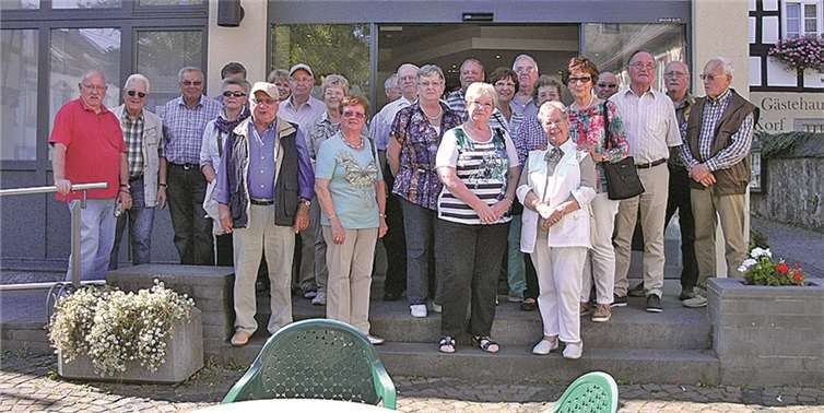 Einen Rückblick in die Ära Willy Brandts und in die Fährverbindung Andernach-Leutesdorf bekamen die ehemaligen Mitarbeiter der Stadtwerke Andernach GmbH. privat