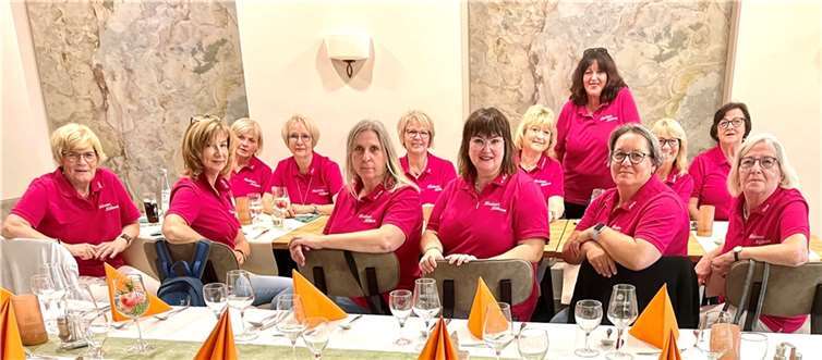 Einen Tag an der Ahr verbrachten die Riedener Möhnen. Quelle: Riedener Möhnen