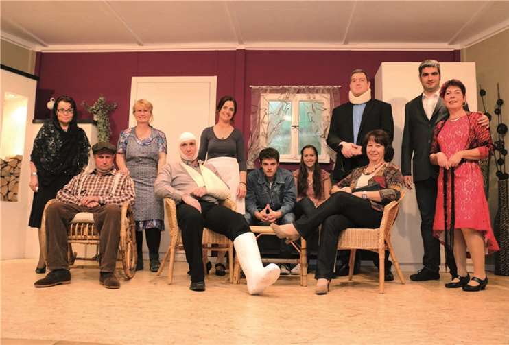 Einen amüsanten Dreiakter führt die Theatergruppe Barweiler auf. SES