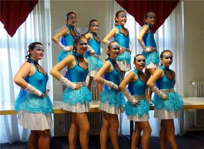 Einen dritten und vierten Platz konnten sich die Damen von Karins Tanztruppe Mendig beim Turnier in Neuhäusel ertanzen. privat