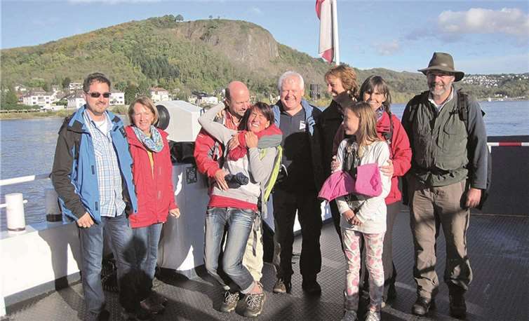 „Einen echten Seemann kann doch nichts erschüttern …“ das dachten sich auch acht Mitglieder des Kanu-Clubs aus Unkel (KCU) und machten sich am letzten Oktobersonntag trotz unheilvoller Wetterprognosen auf Schusters Rappen für ihre traditionelle Herbstwanderung.Privat