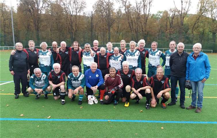 Einen erfolgreichen Abschluss der Feldsaison feierten sowohl Ü50 als auch Ü60 von der Ahr. Foto: privat