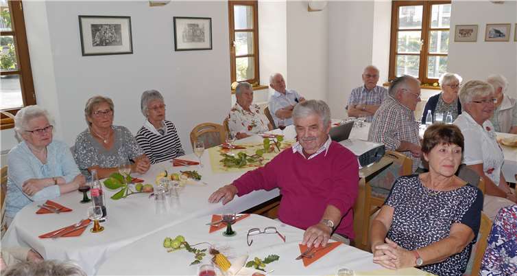 Einen geselligen spätsommerlichen Nachmittag genossen die Senioren aus Holler. Privat
