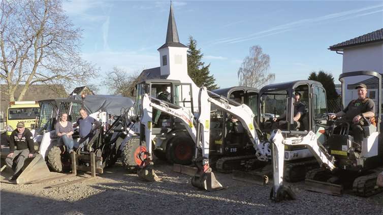 Einen großen Fuhrpark hat der Grafschafter Maschinen-Verleih, dazu können die qualifizierten Mitarbeiter nahezu jedes handwerkliche Problem lösen.