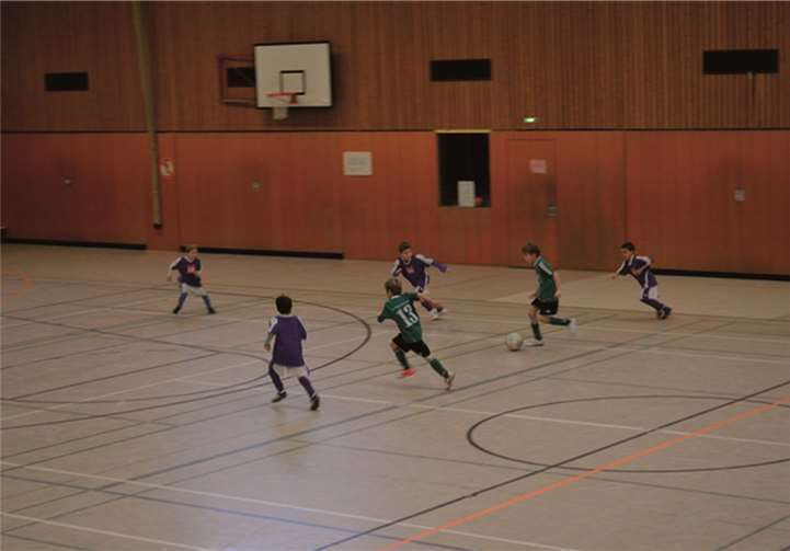 Einen guten zweiten Platz schnappten sich die F2-Junioren der Wormersdorfer beim Hallenturnier des SC Villip.privat