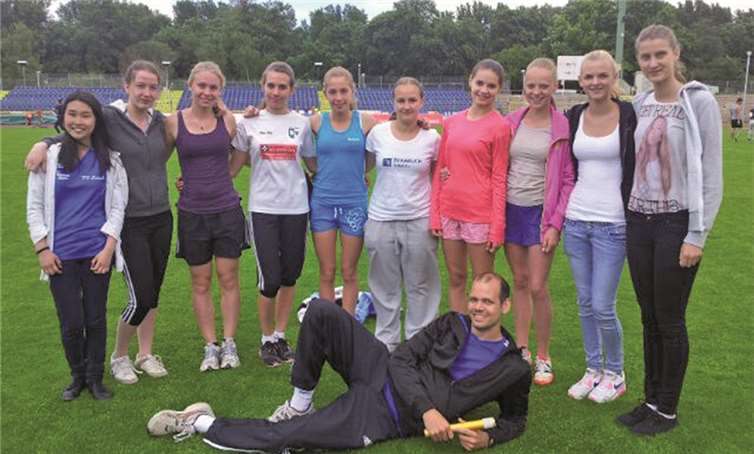 Einen hervorragenden zweiten Platz belegten die Sportlerinnen aus den achten und neunten Klassen.