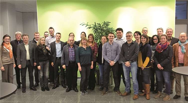 Einen interessanten Einblick in die vielfältigen Ausbildungsmöglichkeiten erhielten die Lehrkräfte bei ihrem Besuch bei Debeka in Koblenz. privart