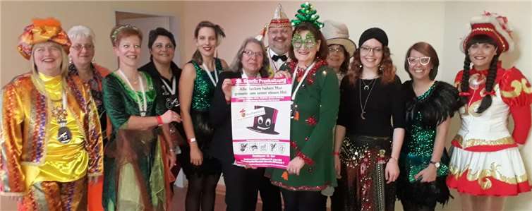 Einen jecken Marathon absolvieren derzeit die Literaten der fünf Karnevalsgesellschaften, die die einzelnen Programme sichten müssen, um daraus die Beiträge für die Hutsitzung zusammenzustellen. Foto: privat