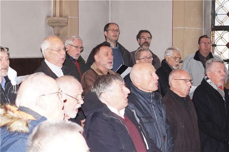 Einen musikalischen Glanzpunkt setzten die Sänger der Männerchores Lahnstein beim Kolping-Gedenktag in der St. Martinskirche.Foto: Kolping