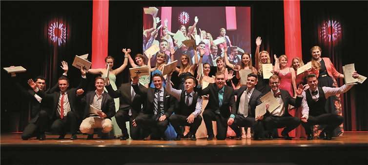 Einen schönen Abiball verbrachten die Schulabgänger des Wirtschaftsgymnasiums.privat