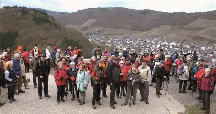 Einen schönen Blick auf Dernau hatte der Eifelverein während des Bezirkswandertages. Eifelverein Bezirksgruppe Ahrweiler