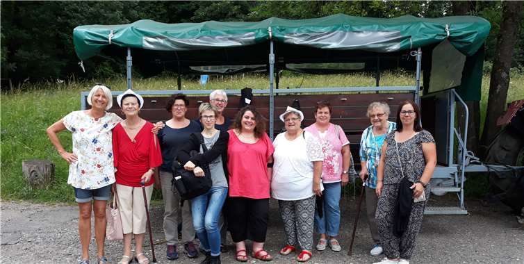 Einen schönen Tag verbrachten die Möhnen bei ihrer Planwagenfahrt. privat