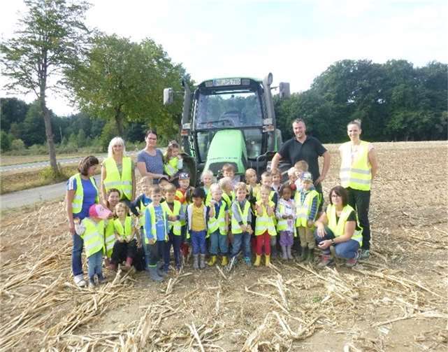 Einen spannenden Tag verbrachten die Kinder auf dem Kartoffelcker. Quelle: VG Puderbach
