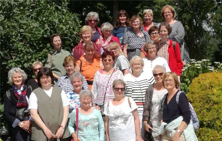 Einen spannenden Tag verlebten die Frauen in Königswinter auf dem Drachenfels bei bestem Wetter. Foto: privat