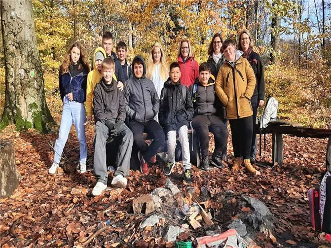 Einen tollen Tag verbrachte die Klasse 7d der Geschwister-Scholl-Realschule plus am 16. November im Andernacher Stadtwald. Foto: privat