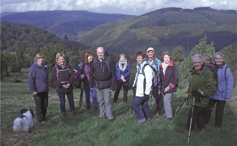 Einen tollen Weitblick genossen die WanderInnen auf ihrer Tour durch die Wacholderheide. privat