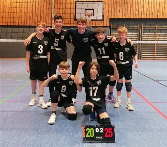 Einen überzeugenden Auftritt zeigten die U14-Volleyballer des TV Vallendar am Sonntag, dem 5. Oktober 2025, beim Turnier in Lahnstein. Foto: privat