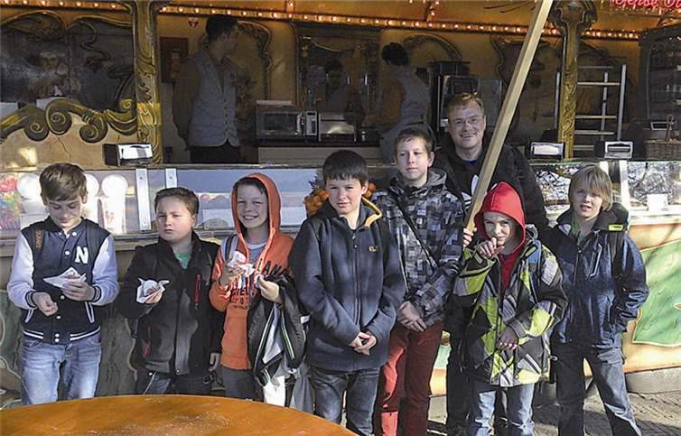 Einen unterhaltsamen sonnigen Tag verbrachten die Kids im Freizeitpark De Efteling. privat