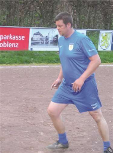 Einer der Gründungsväter der Sayner Herren-Mannschaft: Oliver Schmitt mit vollem Einsatz.privat