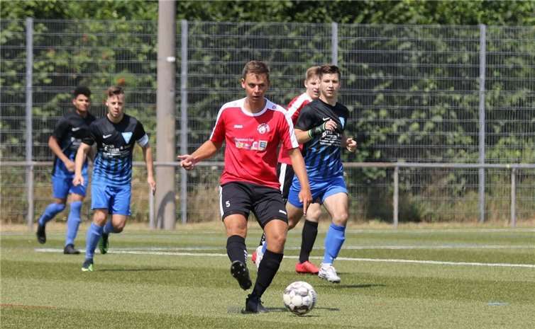 Einer der Neuzugänge beim FV Rübenach ist Noah Quirin. Der Neunzehnjährige rückte aus dem eigenen Nachwuchs in den Bezirksligakader.  TH