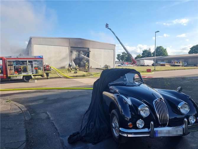 Einer der Oldtimer aus der Lagerhalle. Foto: WinklerTV