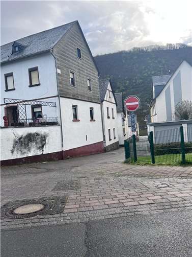 Eines der ersetzten Schilder.