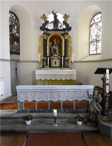 Eines der ersten Vorhaben des Vereins ist die Restaurierung des Altars in der Kapelle. privat
