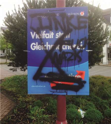 Eines der zerstörten Wahlplakate. privat