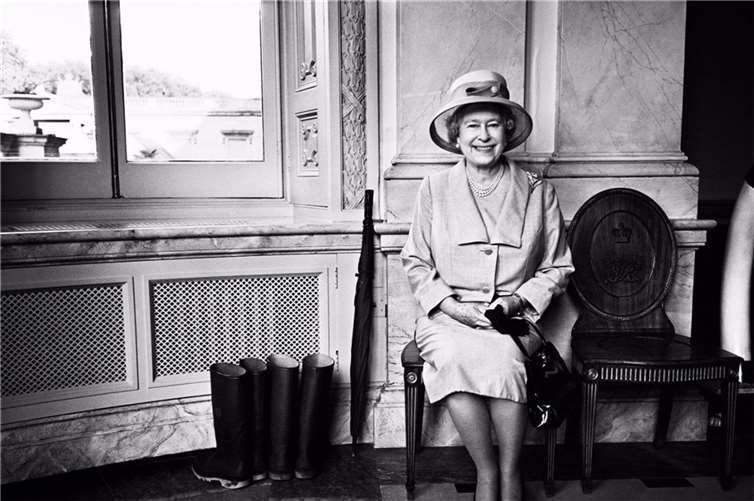 Einfach bezaubernd: Die Queen, gesehen und festgehalten von Bryan Adams. Foto: BRYAN ADAMS