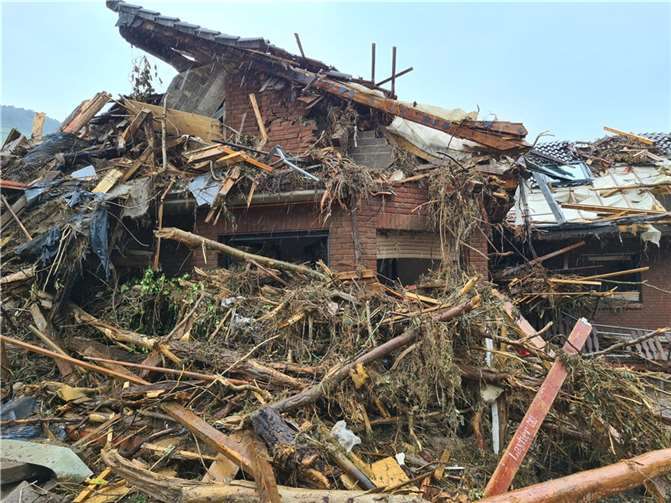 Einfamilienhaus kurz nach der Flut.  Quelle: Bildarchiv „Solidarität in der Not e.V.“