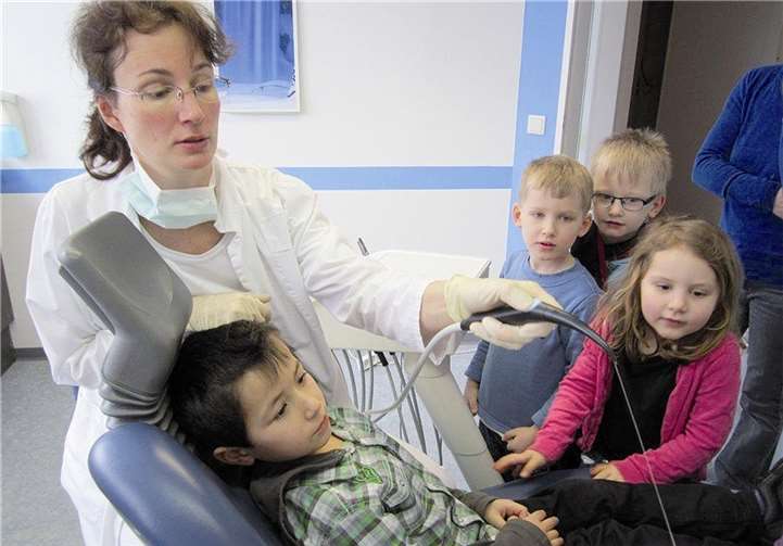 Einfühlsam verstand es Frau Brenner-Schmiege, den Kindern eventuell vorhandene Ängste zu nehmen.privat