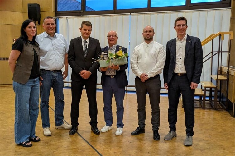 Einführung von Benny Rudloff (3. v. l.) zum neuen Ortsbürgermeister von Kruft