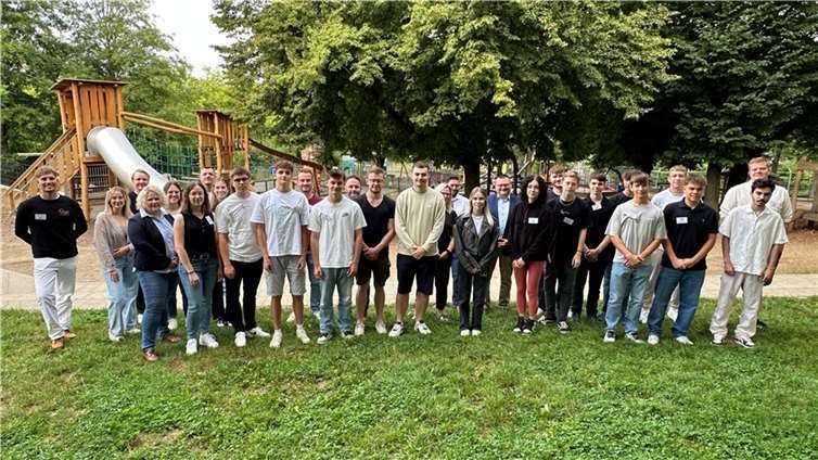Einführungsveranstaltung der 17 neuen Auszubildenden im Zoo Neuwied.  Foto: Dennis Steinhardt/SWN