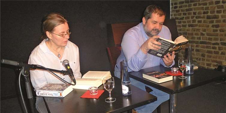 Eingespieltes Team - Übersetzerin Christiane Pöhlmann und Autor Sergej Lukianenko.