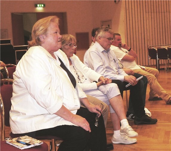 Einige Bürgerinnen und Bürger waren zur Einwohnerfragestunde gekommen.  FRE
