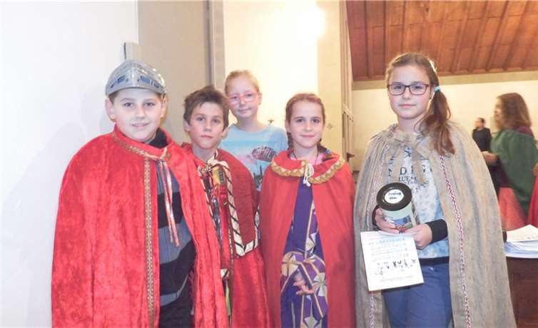 Einige Kinder aus Bendorf-Stromberg, die die diesjährige Martinslosaktion unterstützt haben.