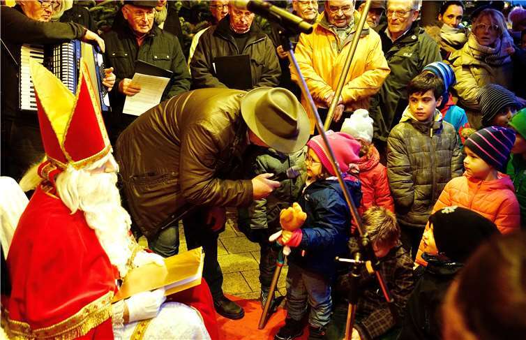 Einige Kinder sagten auch ein Gedicht für den Nikolaus auf.