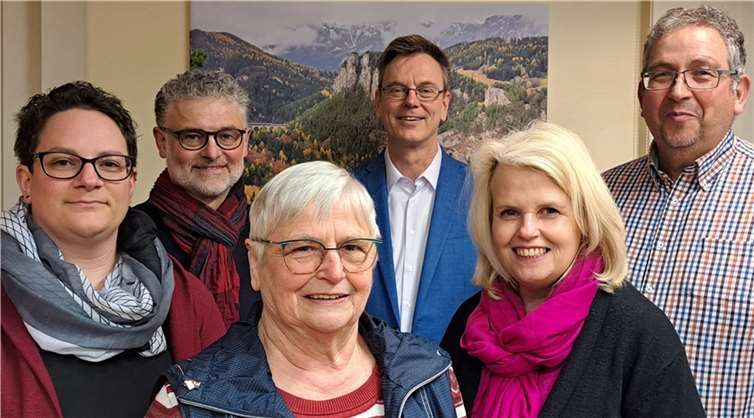 Einige Mitglieder des Pfarrgemeinderates Kruft: Stefanie Kennert, Wolfgang Weber, Monika Bermel, Pastor Norbert Missong, Kirsten Baier und Lothar Schmitz. Foto: Monika Leinz