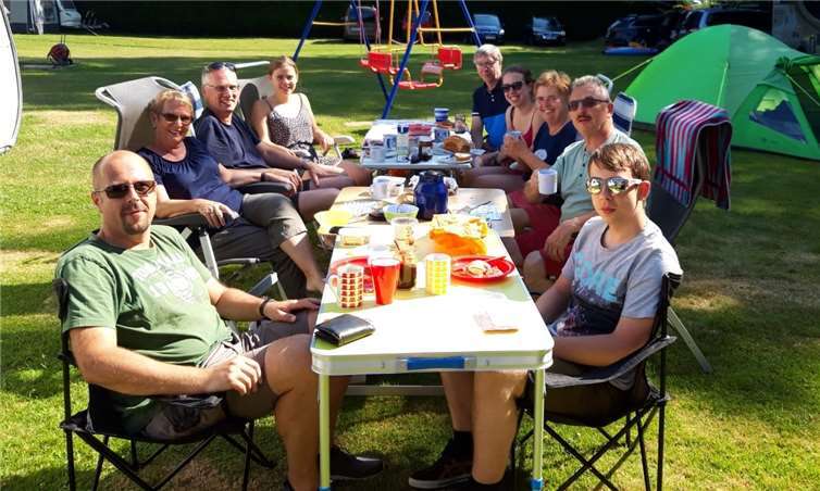 Einige Mitglieder des Wassersportverein Sinzig genießen einen kleinen Paddelurlaub.Foto: privat