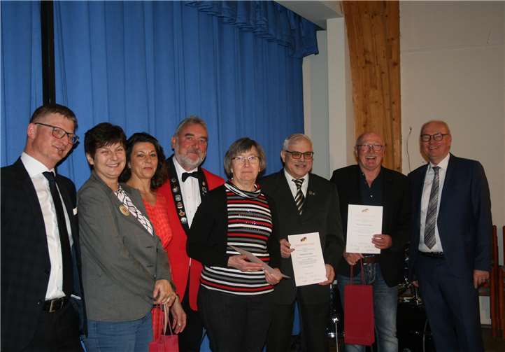 Einige Stadtratsmitgliedern, ehemalige Stadtratsmitgliedern und Verbandsgemeinderatsmitglieder wurden ebenfalls geehert.