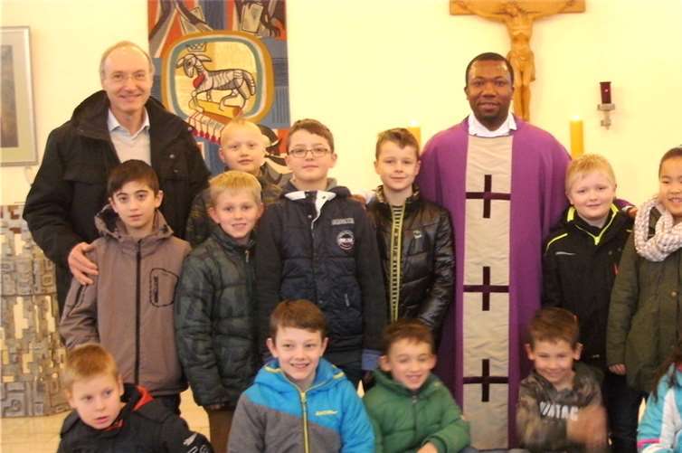 Einige Tage nach seinem Besuch im Unterricht der 3c feierte man gemeinsam eine heilige Messe.privat