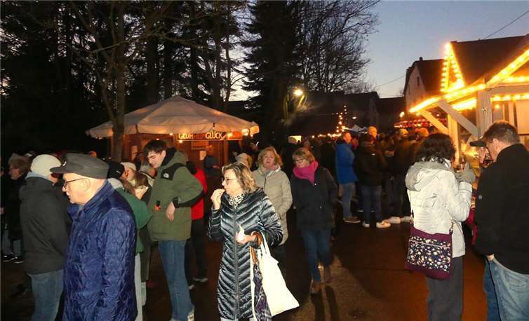 Einige Tausend Besucher ließen sich einen ausführlichen Bummel über den Markt nicht entgehen. Fotos: TE