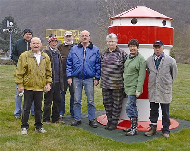 Einige der Helfer, mit Umkleidekabine.privat