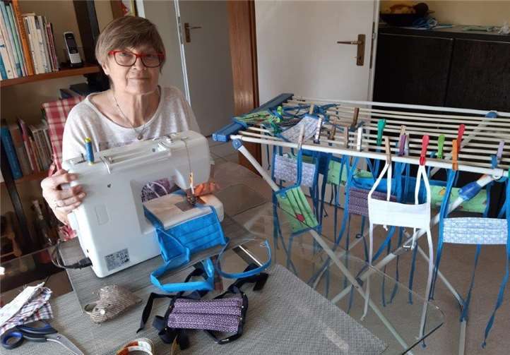 Einige der Mitglieder haben ganz früh angefangen, Gesichts- und Nasenmasken zu nähen.Foto: privat