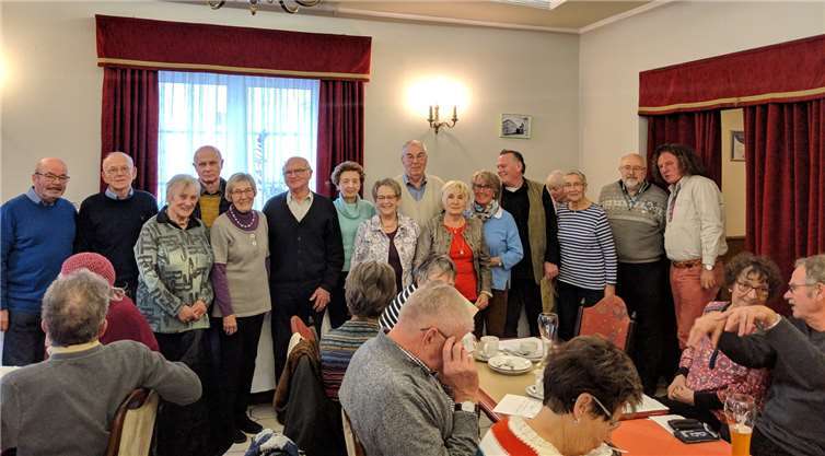 Einige der zahlreichen Geehrten, die für mindestens 50 Wanderungen und oder mindestens 10 Wanderführungen ausgezeichnet worden sind.Foto: Taunusklub Bad Ems